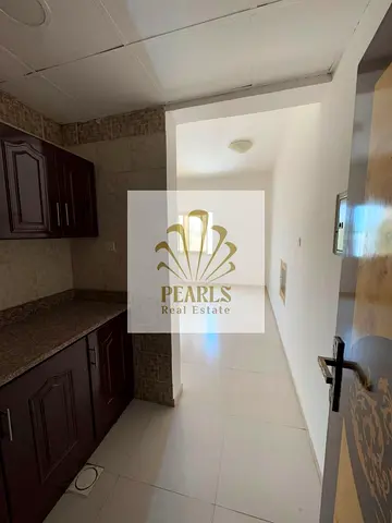 Affordable studio for annual rent in Al Nuaimiya 2, Ajman, next to Al Safir Mall. Excellent space,