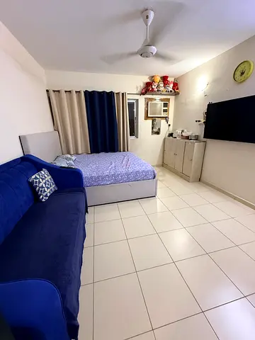 Private Room Available in Al karama