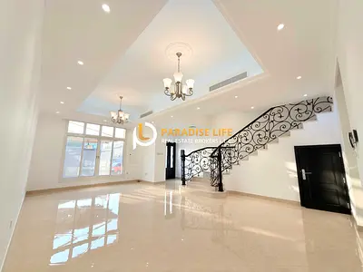 HOT DEAL-4 BEDROOM ONE BEDROOM DOWN-PVT ENTRANCE-PVT BACK YARD- READY TO MOVE IN