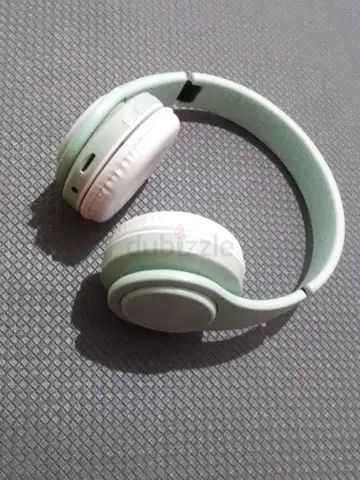 Wireless headphones for sale. Price is negotiable.