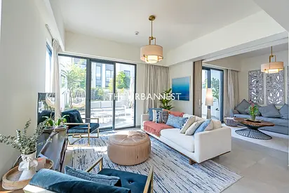 End Unit | Vacant on Transfer | Prime Location