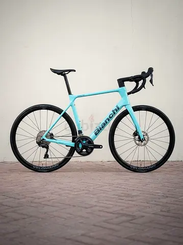 BIANCHI INFINITO SHIMANO 105 12 SPEED RACE BIKE LIKE SHOWROOM CONDTION