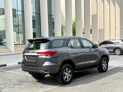 2022 Toyota FORTUNER — фото 6