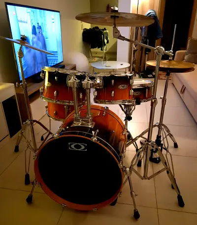CRAFT PURE 5-piece Acoustic Drum Kit with Hardware and Cymbals - Great Condition