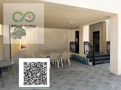 🛏️ 5 غرف نوم ماستر 🏠 مجلس + صالة واسعة 🚿 مجلس مع حمامات ومغاسل 👩‍🍳 غرفة خادمة مع حمام 🍳 مطبخ كبير 📦 مستودع