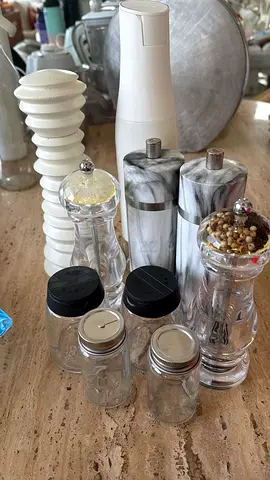 Salt and pepper mills and containers set, 10 pieces