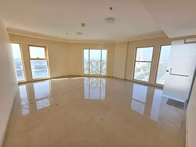 Luxury Seaview 3bhk with Maidroom 2 Master Bedroom Hot or Cool water option Looking Like Brand new Building