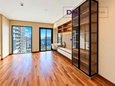 UPGRADED l PARQUET FLOORING l REMODELED KITCHEN