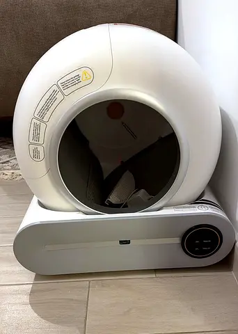 Self-Cleaning Automatic Cat Litter Box 65L – Used Once, Like New