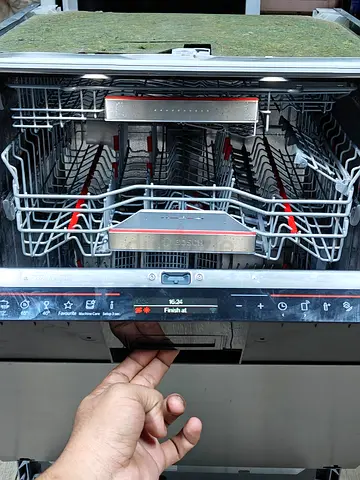Bosch series 8 built-in 3 Racks Dishwasher Wi-Fi Model