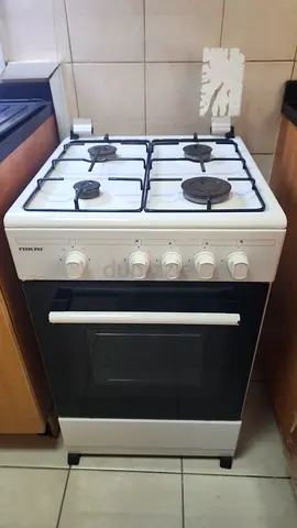 Freestanding 4-Burner Gas Cooker with Oven - Good Working Condition