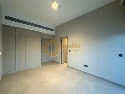 BALCONY I FURNISHED | VACANT