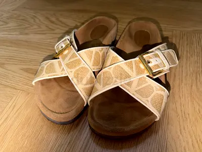Valentino Garavani Fussfriend Raffia Slides – Size 38 – Beige