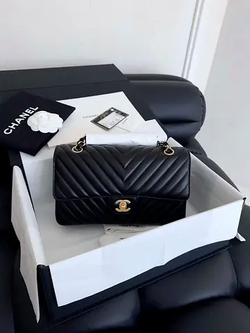 Chanel cf in medium authentic brand new