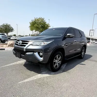 2017 Toyota FORTUNER — фото 2