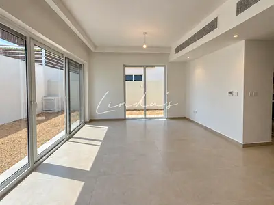 Ready to move in | Corner Unit| Unfurnished