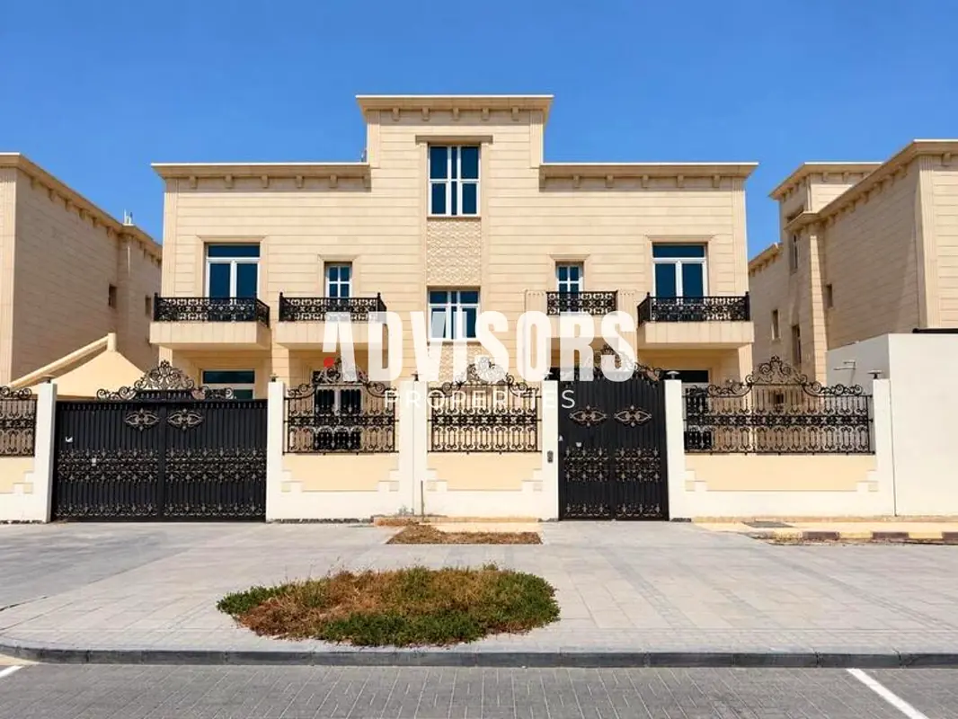 Private Entrance | Villa 6Br+2 Majles | MBZ
