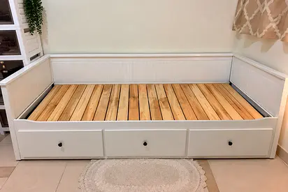 LAST DAY FRIDAY - MOVING
