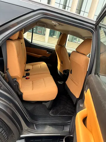 2022 Toyota FORTUNER — миниатюра 12