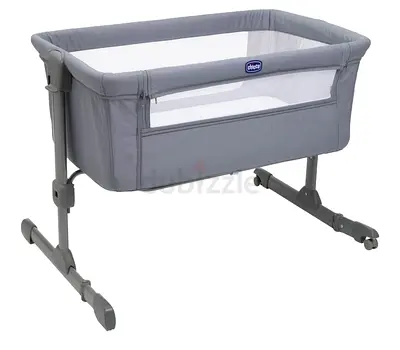 Chicco Next2Me Bedside Crib - Grey, Adjustable & Mesh Side