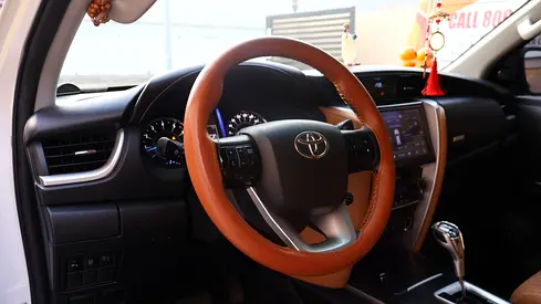 2017 Toyota FORTUNER — фото 6