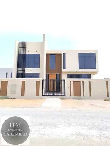 فيلا تحتوي على 4 غرف نوم متاحة في نوفمبر في العوير الأولى، على طريق الإمارات E611 (نحو ركوب الخيل في الذهبي)