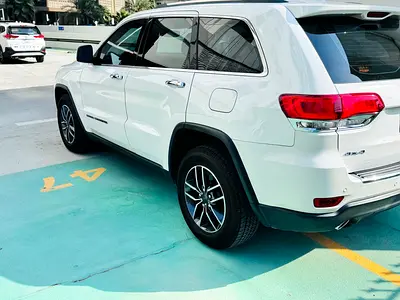 2019 JEEP GRAND CHEROKEE photo 6
