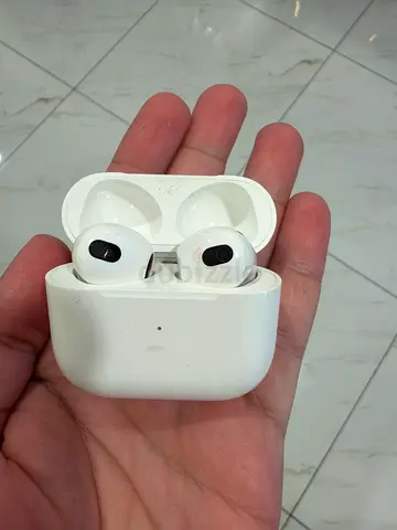 AirPods 3 Good Condition