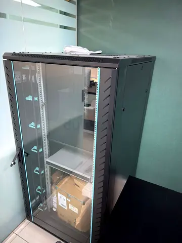 Server cabinet rack