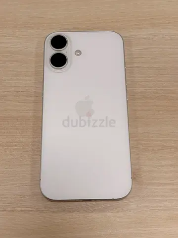 Iphone 17 white 256gb - TDRA Version - Excellent Condition