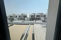Single Row Middle | Maid Room | Private Garden