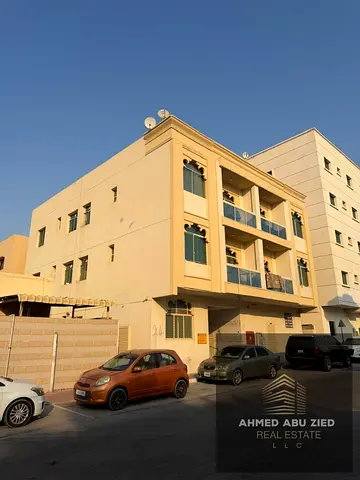 بنايه سكني استثماري (G+2) عمر 3 سنوات تملك حر للجميع