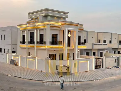 Classic corner villa featuring two floors plus a roof and 6 master bedrooms. Freehold ownership; the price includes registration and ownership fees.