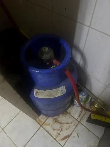 Used Blue LPG Gas Cylinder with Regulator and Hose