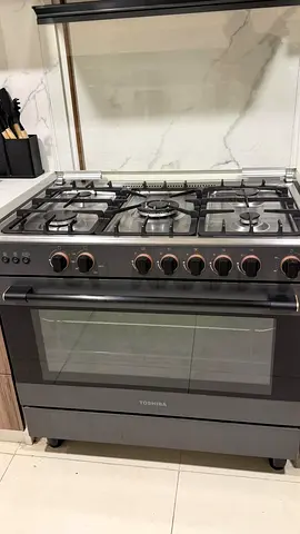 Toshiba 90 cm gass cooker new model slightly used