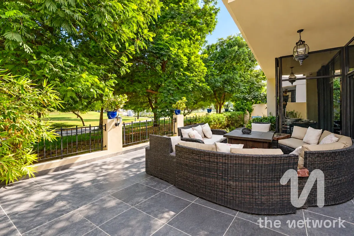Tranquil Park View | Single Row | Standalone