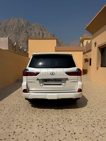2017 Lexus LX 570 Base | GCC Specs | Excellent Condition