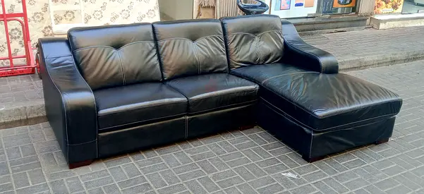 black leather L-shape corner sofa with chaise - good condition