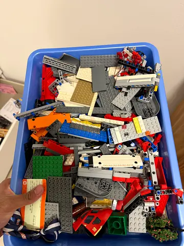 Large box of mixed LEGO and building bricks - loose pieces, assorted