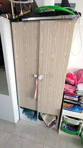 Light wood 2-door wardrobe / armoire - good condition