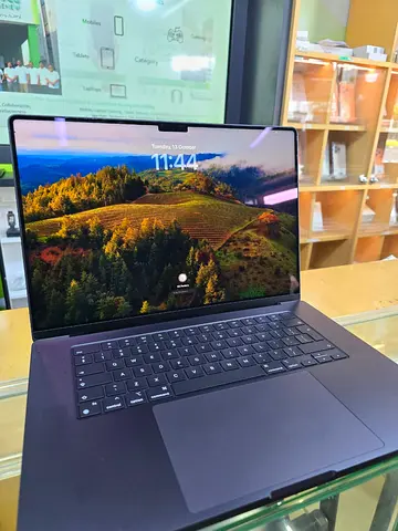 Apple MacBook Pro M3 Max 2023 16 Inch Apple M3 Max 14 Core CPU 30 Core Apple GPU 36GB Ram 1TB