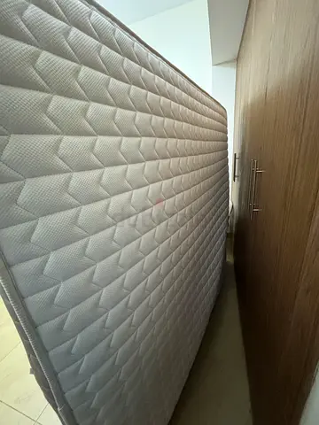 Home Center mattress in good condition 180x200