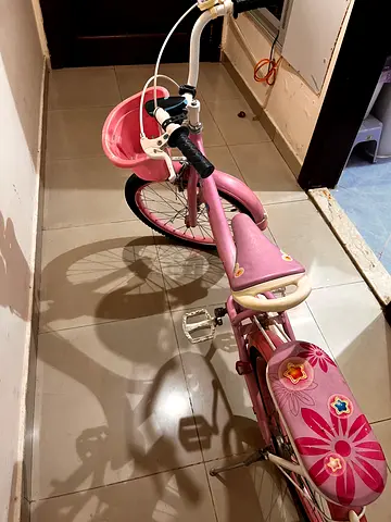 Girls cycle