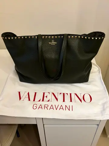 Valentino Garavani Rockstud Large olivd Leather Tote Bag