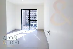1 BR Corner Unit with Appliances I Community View