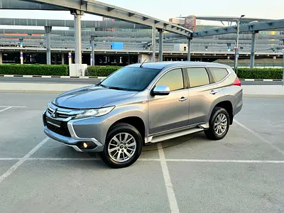 Al Habtoor Service History / 2 Keys | Mitsubishi Montero Sport 2017 GLS GCC Spec ( Single Owner )