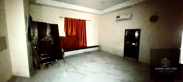 Spacious studio for annual rent in Al Nuaimiya 1 – Ajman. split A/C, large layout. Special price in a prime, prime location close to all amenities .