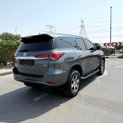 2017 Toyota FORTUNER — фото 6