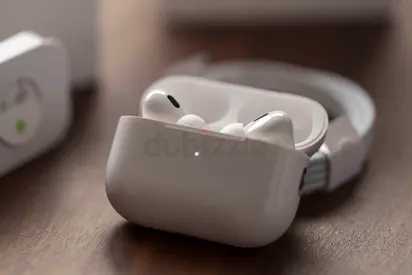 Apple AirPods Pro (2nd gen) with Wireless Charging Case - Good Condition - Type C