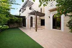 Spacious 4BR Townhouse | Landscaped Garden
